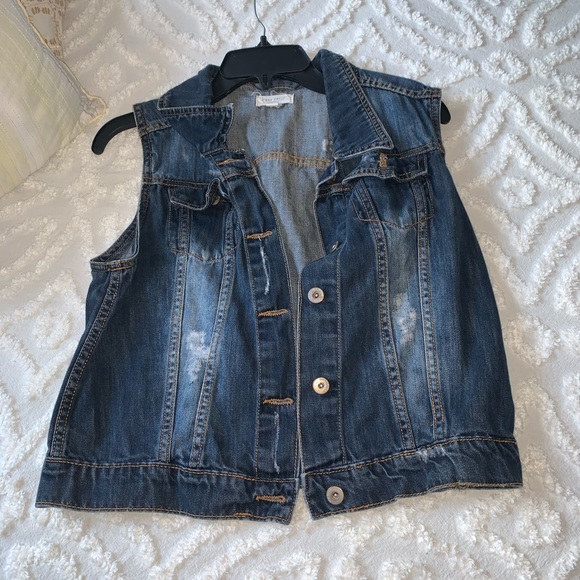 Jean jacket - Picture 1 of 2